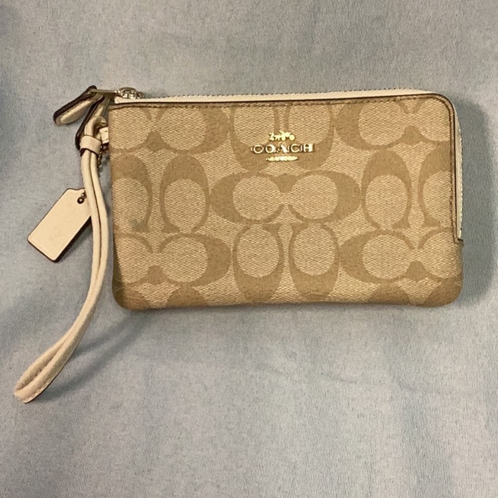 Coach Tan Double Zip Wristlet Signature Design